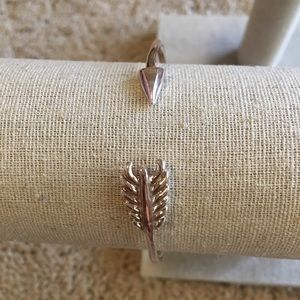 Stella and dot gilded arrow bangle